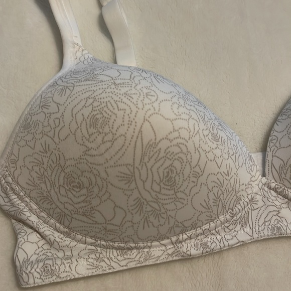 Women’s bra size 36C - Picture 2 of 11